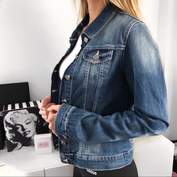 Warner Bros. Jackets & Blazers - DENIM JACKET 🦋